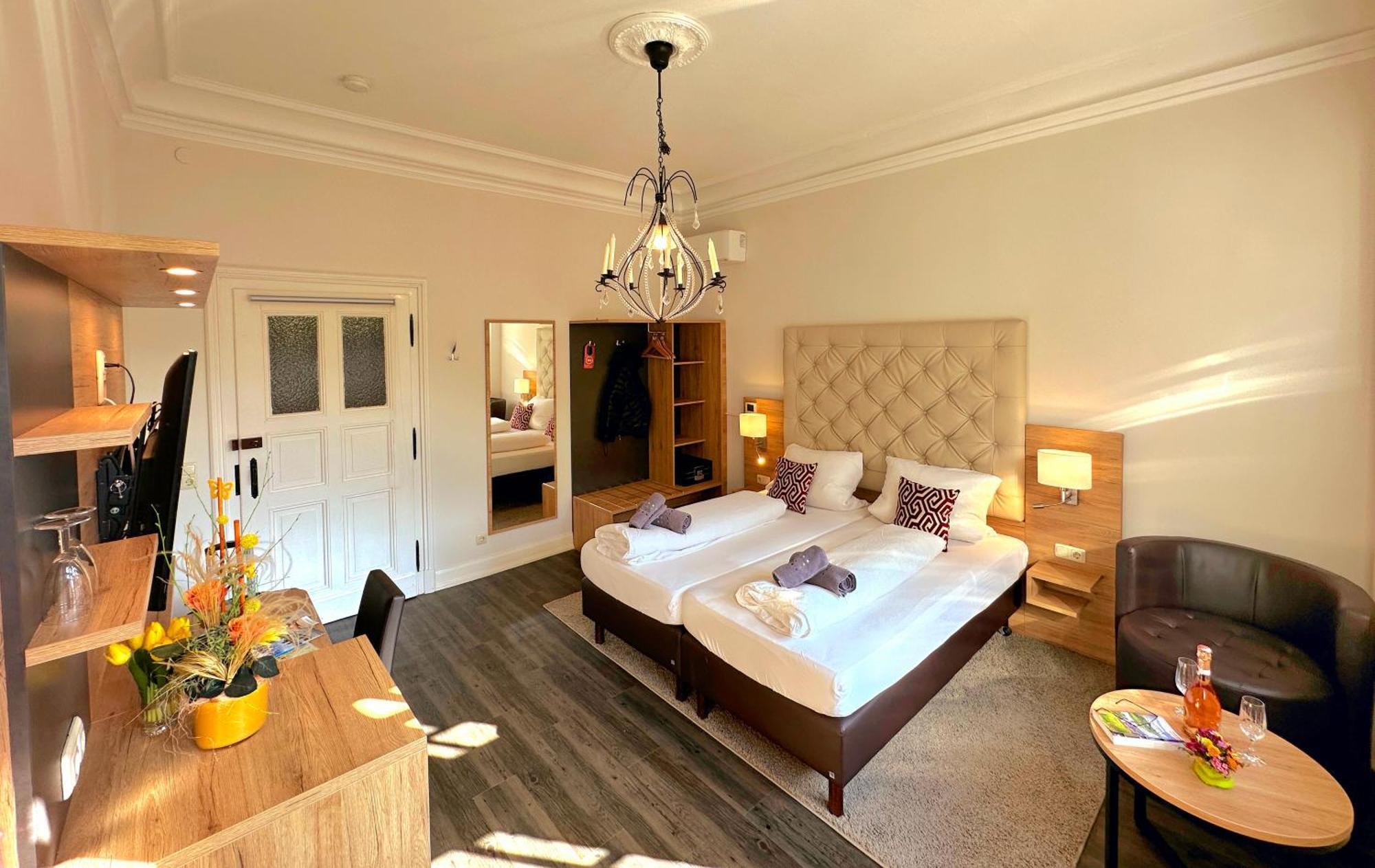 Hotel Am Markt باشاراش المظهر الخارجي الصورة