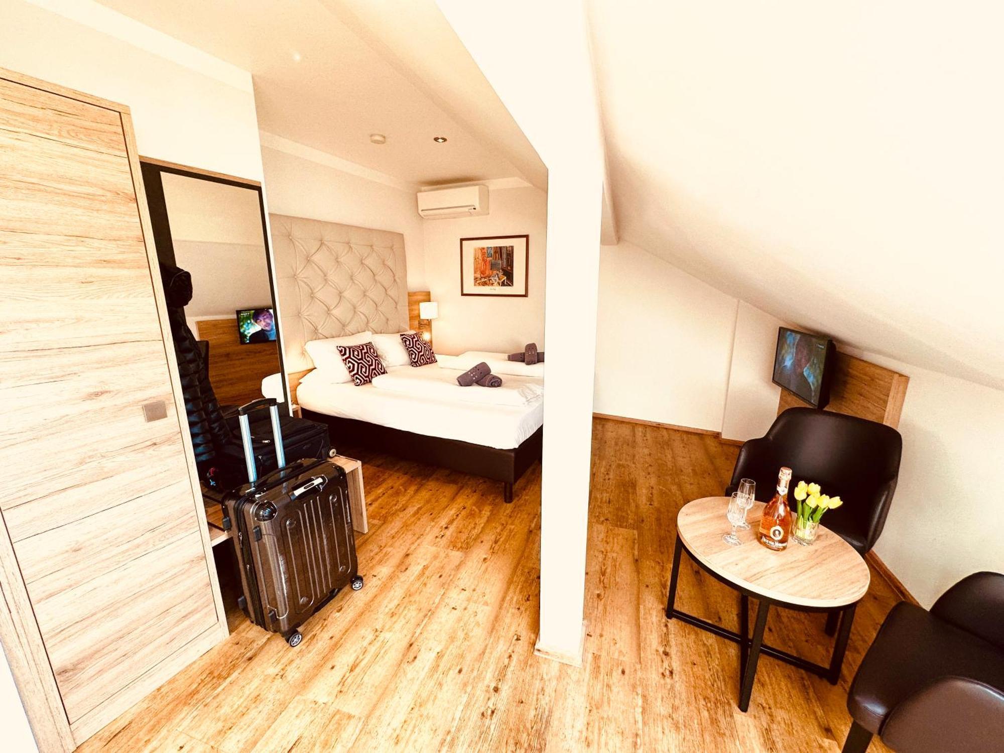 Hotel Am Markt باشاراش المظهر الخارجي الصورة