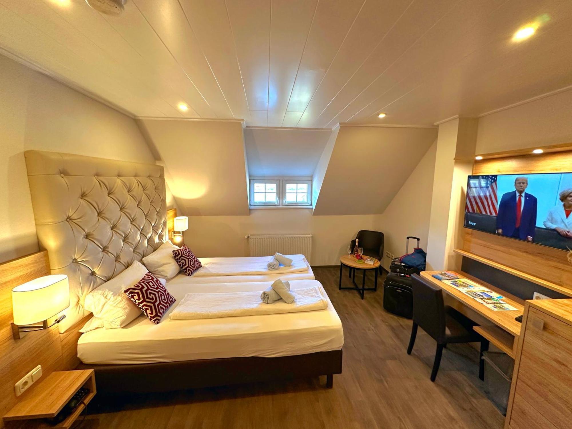 Hotel Am Markt باشاراش المظهر الخارجي الصورة