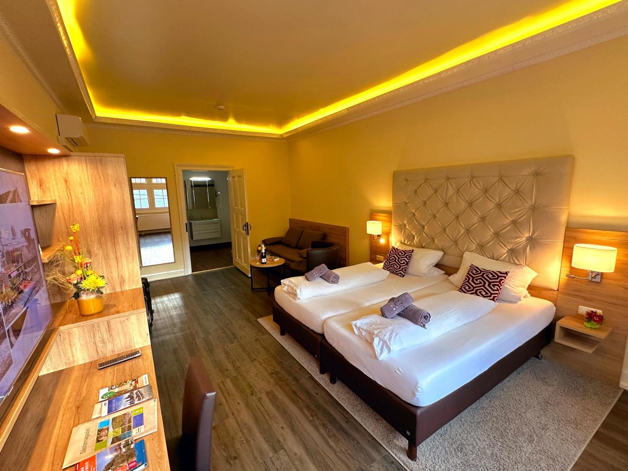 Hotel Am Markt باشاراش المظهر الخارجي الصورة