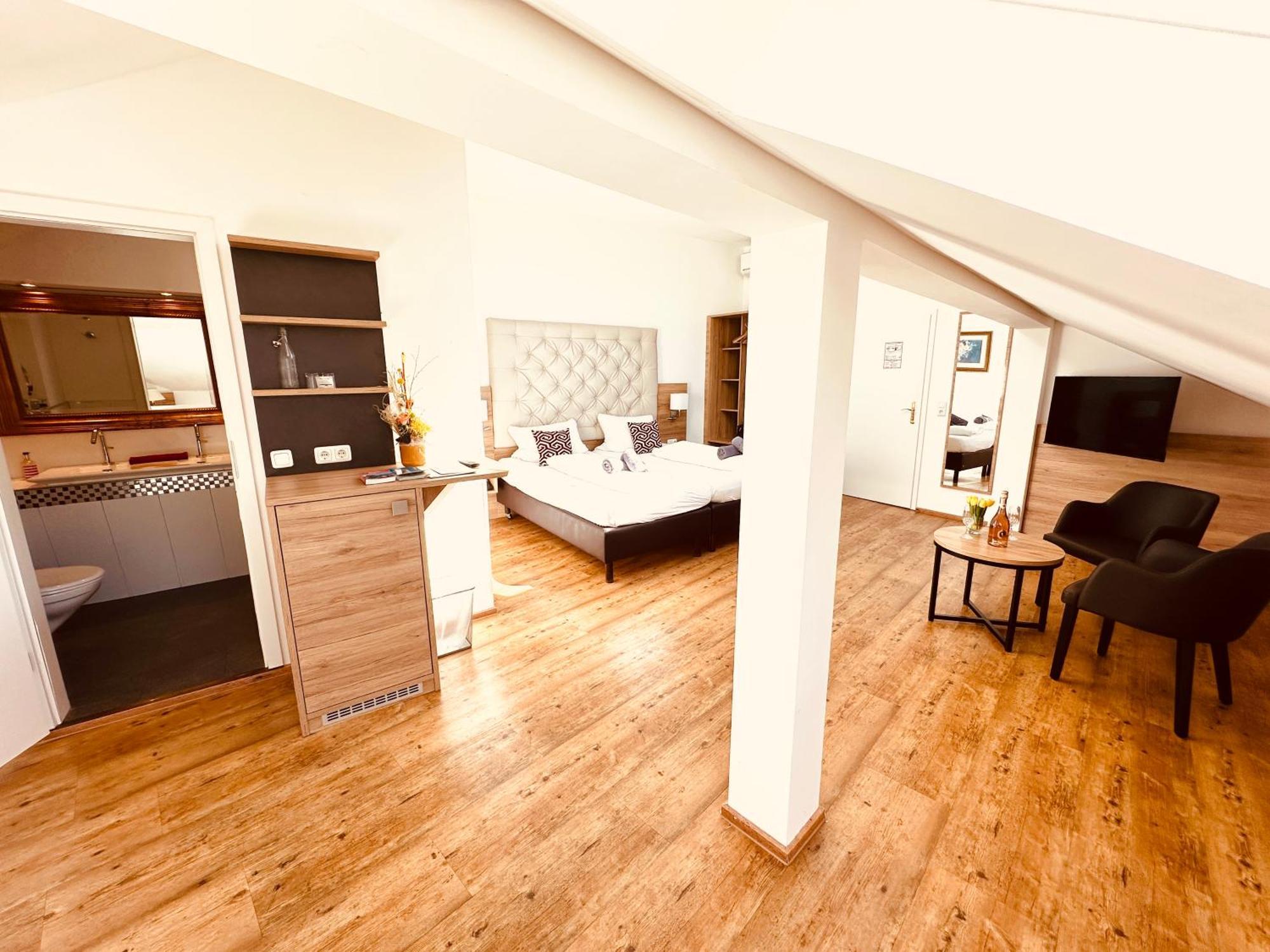 Hotel Am Markt باشاراش المظهر الخارجي الصورة